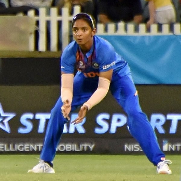 You are currently viewing Harmanpreet and her troop misses gold, bags silver